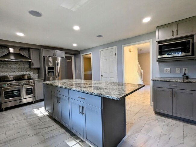 Photo - Center Hall Colonial for rent in Hudson!