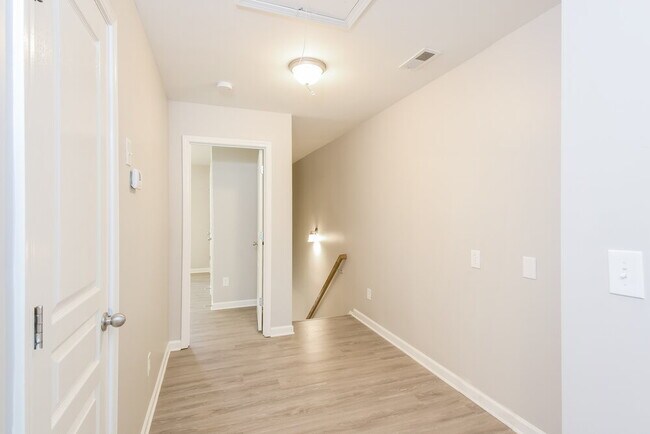 Photo - 121 Townview Dr