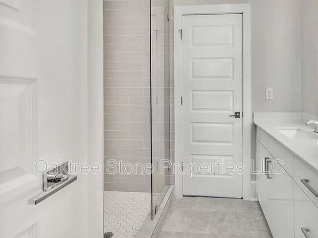 Photo - 456 Parkway Dr NE