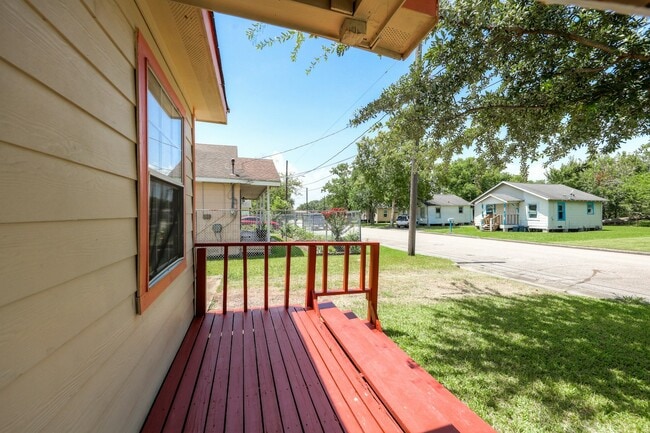 Photo - 2312 Carolina Ave