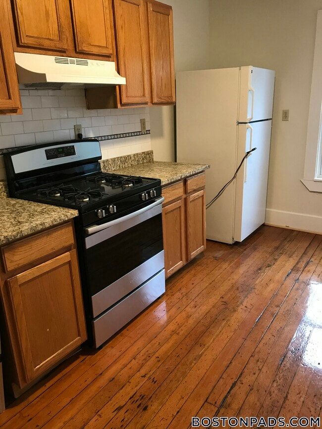 Photo - 123 Brook St Unit 3