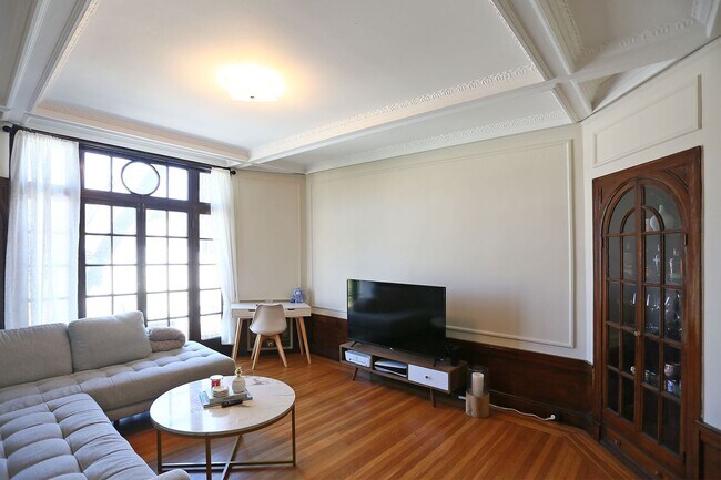 Photo - 1538 Green St Unit #4