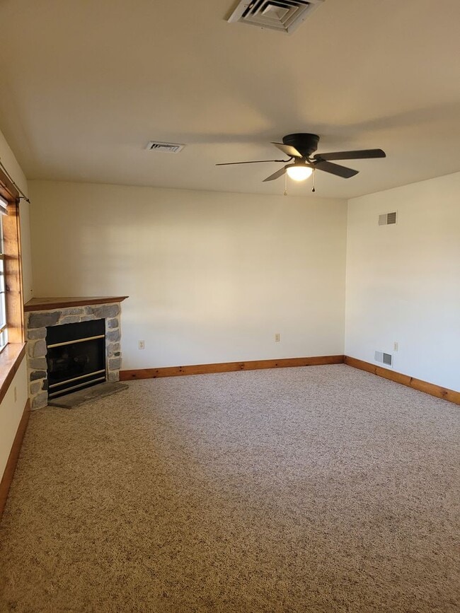 Photo - 3 bedroom 1.5 bathroom Townhome Leola