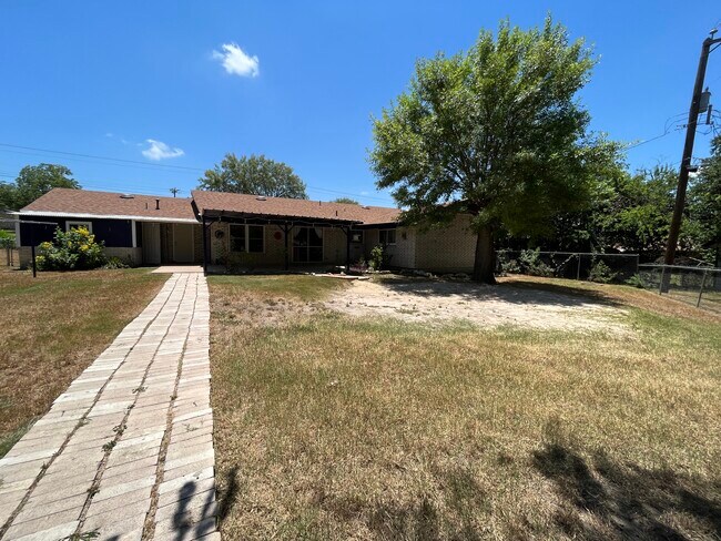 Photo - 6811 Wurzbach Rd