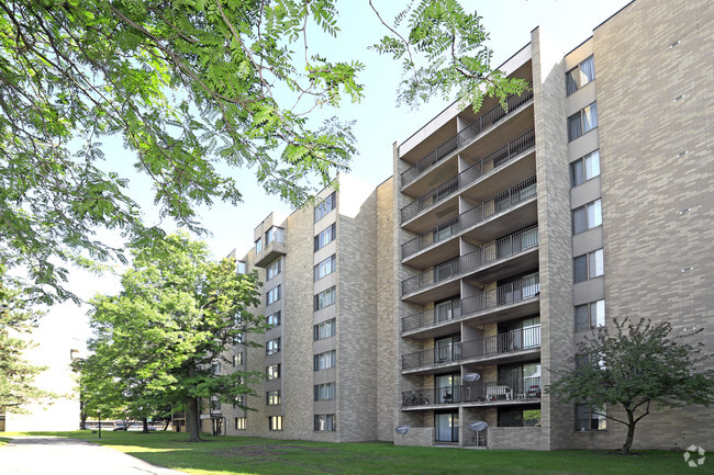 Building Photo - The Heights of Southfield Rental