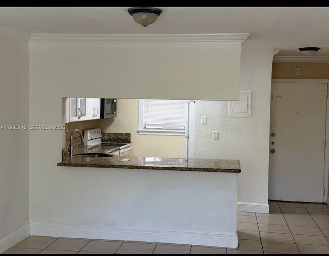 Photo - 17255 SW 95th Ave Unidad 213