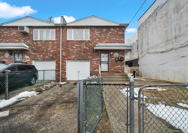 Building Photo - 109-87 Francis Lewis Blvd