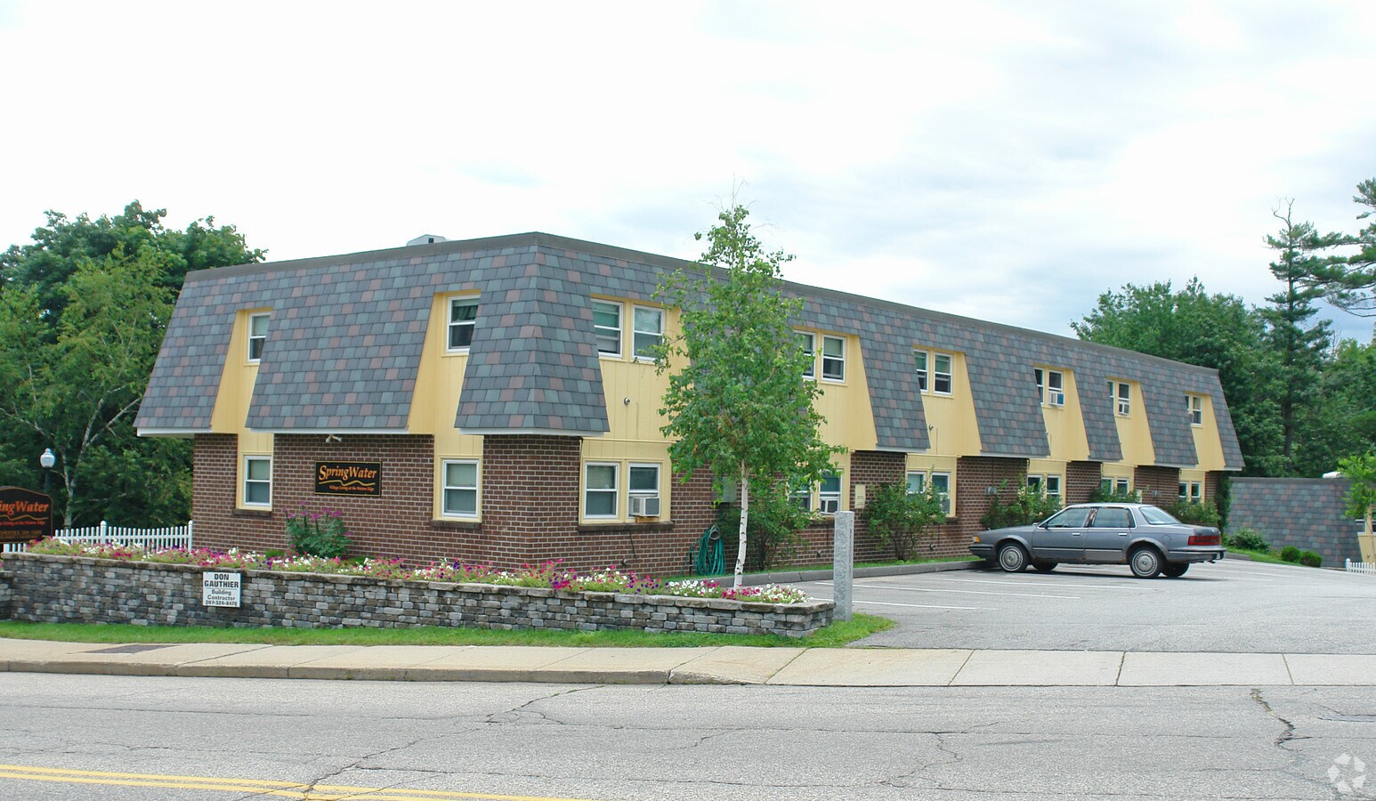 Spring Water - Spring Water Apartments
