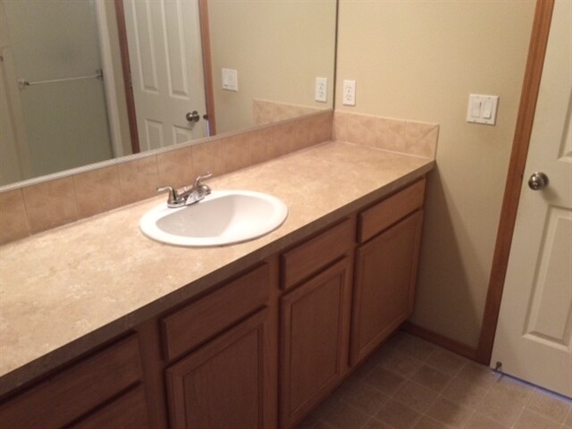 Photo - 668 SE Jack Ave