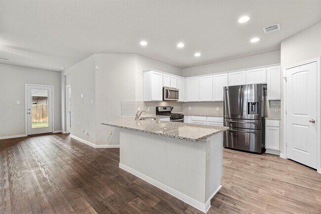 Photo - 453 Apache Plum Dr