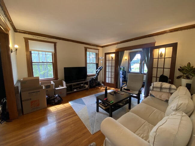Building Photo - 8 Worthington St Unit 2