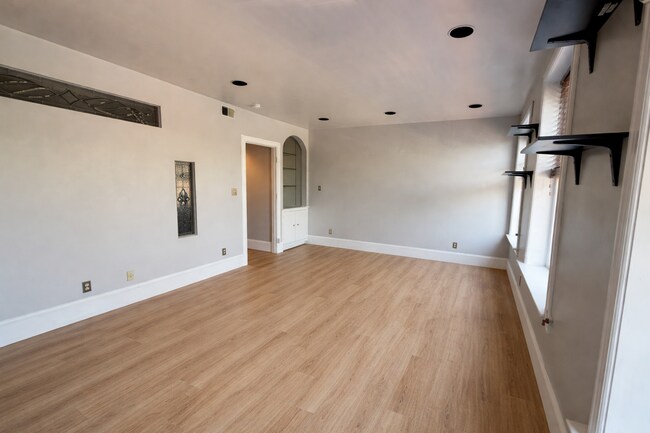 Photo - 705 8th St SE