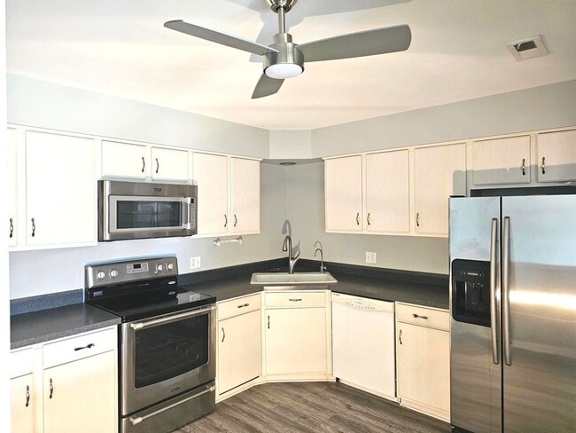 Photo - 1018 Castilian Ct Unit 205