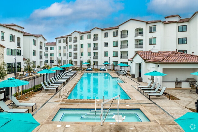 Pool. Spa