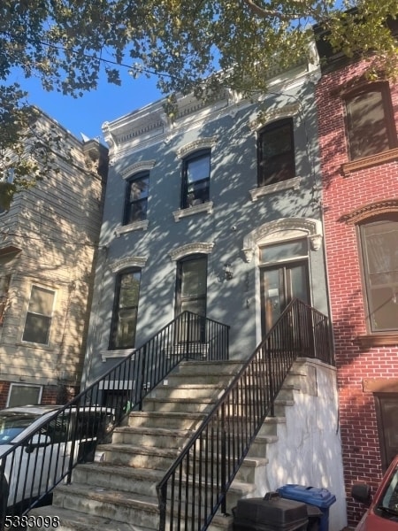 Building Photo - 302 Princeton Ave Unit 3 Rental