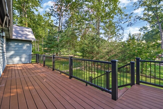 Photo - Immaculate, fully furnished property with lake views. Available for 6 to 12 month lease