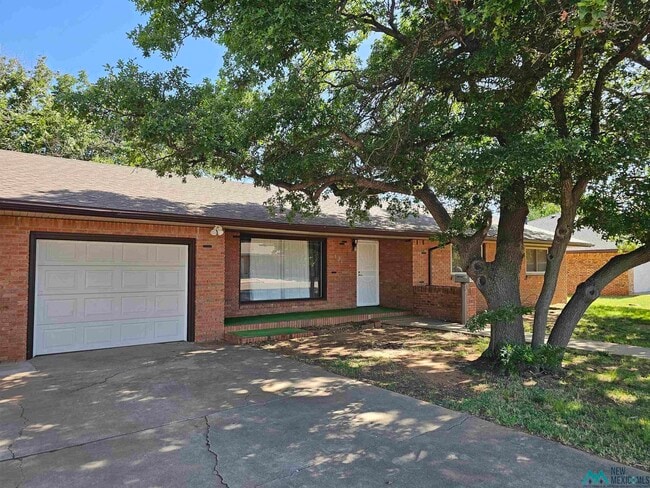 Photo - 521 John Doe St Casa