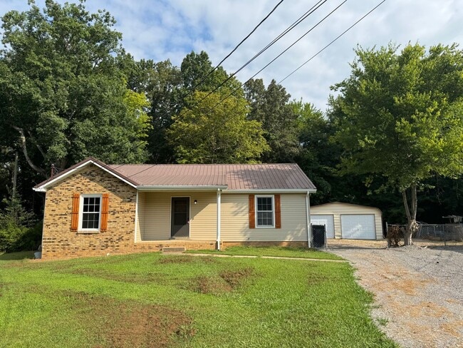 Building Photo - Great Location! 3Bd/2Ba Remodeled Home on ...