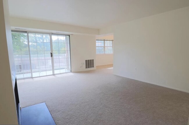 Photo - 1908 Wilson Ln Unidad 202