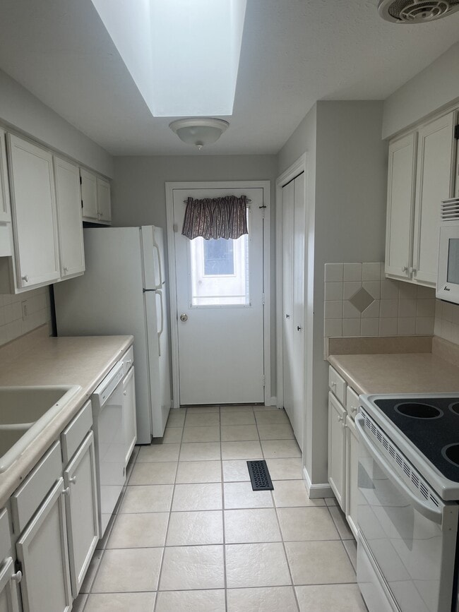 Photo - 1644 Sierra Ave