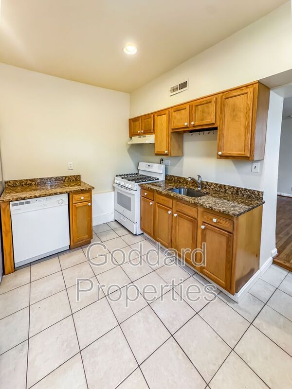 Photo - 1801 S Charles St Unit 1