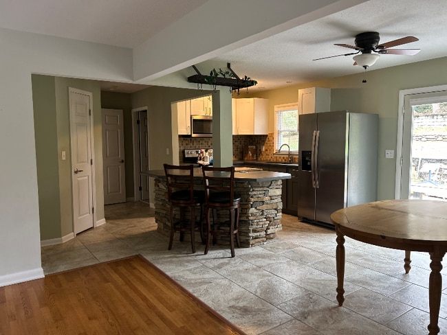 Building Photo - 2494 Riceville Rd