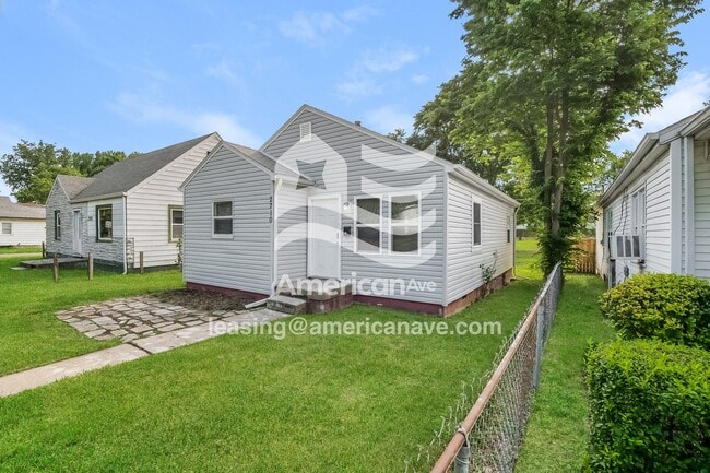 Photo - 2710 Fletcher St