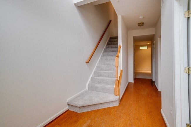 Photo - 103 Buttonwood Ct