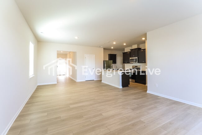 Photo - 1635 Swallow Tail Dr