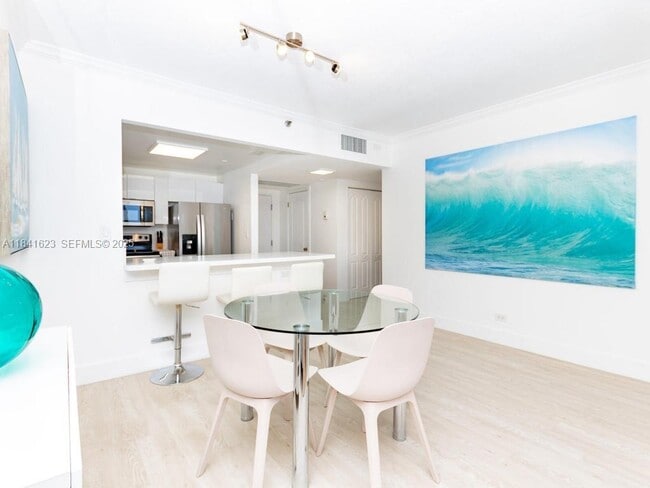 Photo - 2301 Collins Ave Unit 625