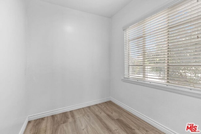 Photo - 729 Crenshaw Blvd