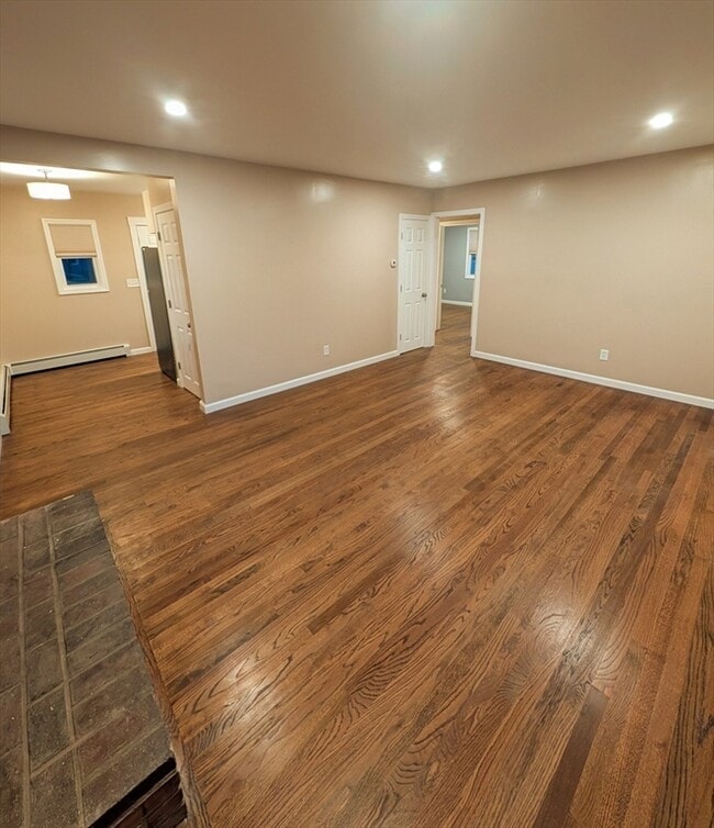 Photo - 17 Mayflower Cir