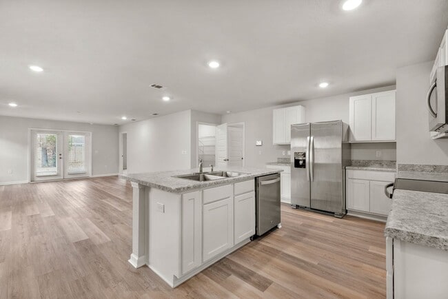 Photo - Beautiful 3BR Home with Privacy-Fenced Backyard in The Woodlands