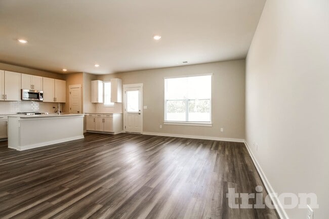 Photo - 1728 Lannister Ave