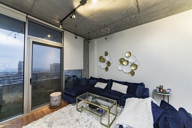 Building Photo - 2 bedroom in Chicago IL 60616 Unit 1803 Rental