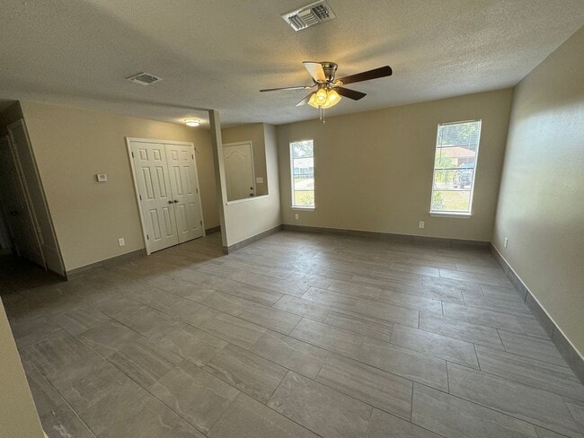 Photo - Pensacola - Carlisle - 3 Bedroom, 2 Bathroom