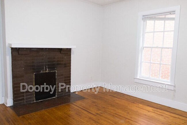 Photo - 1113 E 8th St Unit 4