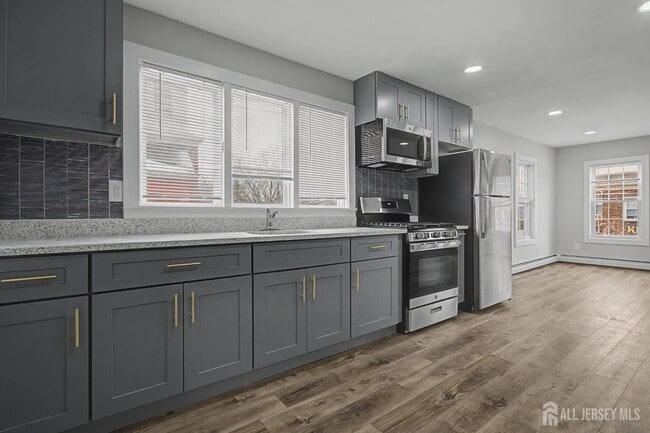 Photo - 61 N Main St