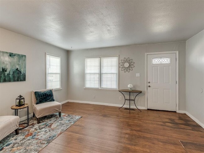 Photo - 544 E Fairchild Dr