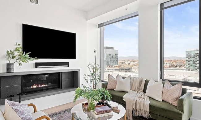 Building Photo - 1750 Wewatta St Unit 740