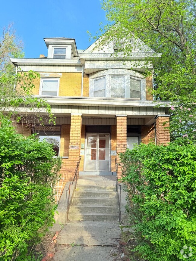 Building Photo - 804 Heths Ave Unit 804 Heths Ave - 1 Rental
