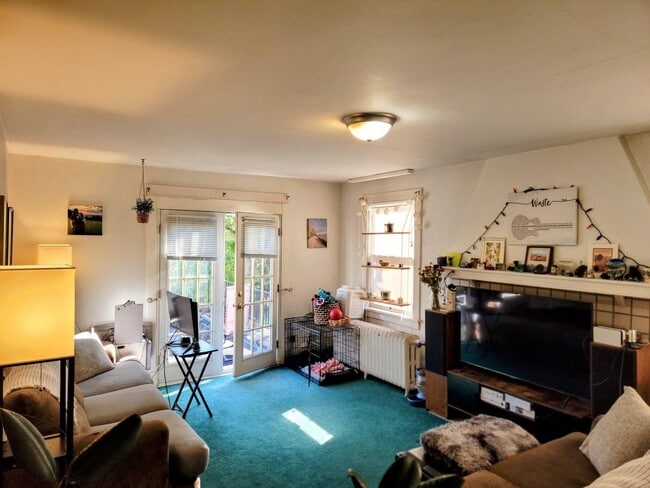 Photo - 6347-6349 Douglas St.