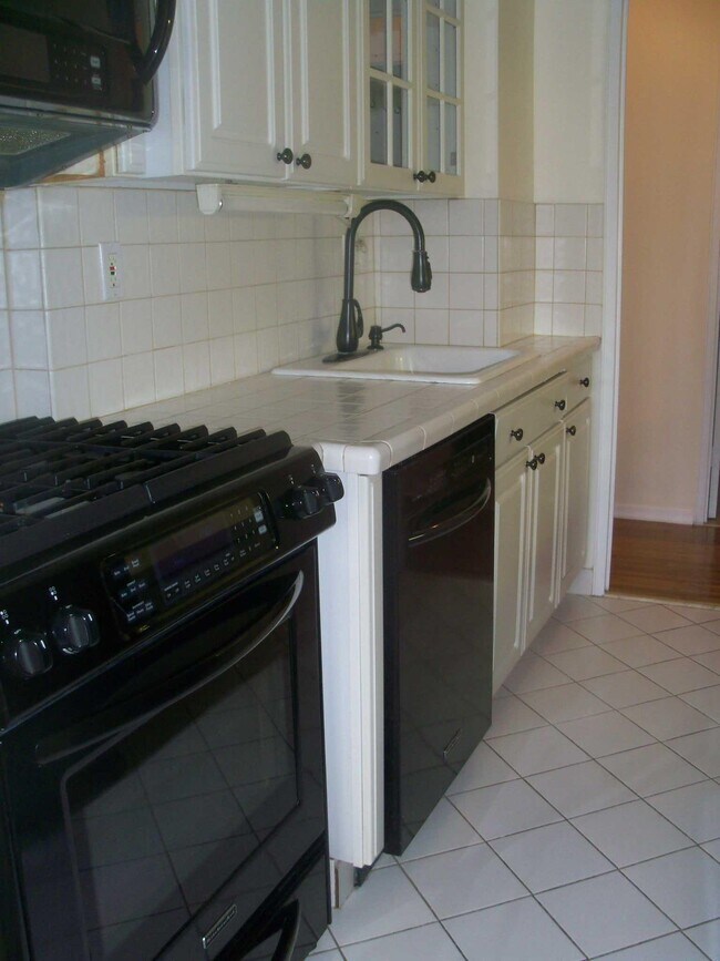 Photo - 225 St Pauls Ave Unit 2D