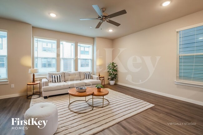 Photo - 18519 Centro Row