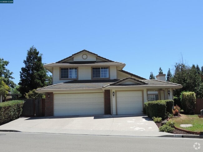 Building Photo - 2190 Canyon Crest Ave Rental