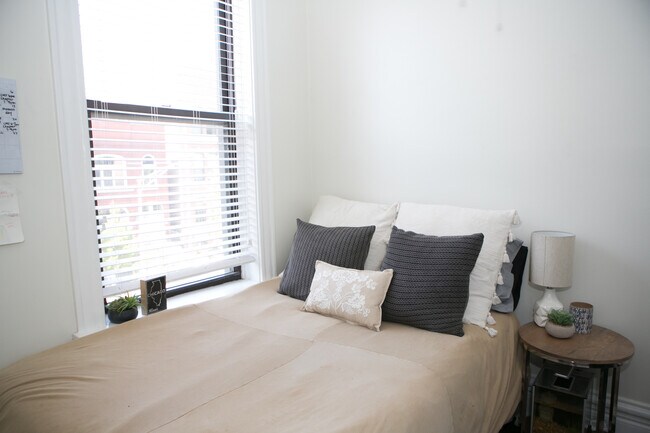Photo - 2023 N Clifton Ave Unit 2f