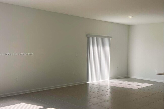 Photo - 3126 Totem Rd