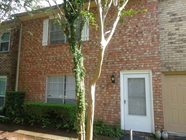 Photo - SPRING BRANCH TOWNHOME