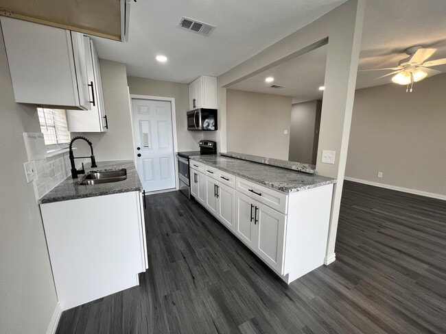 Photo - 1807 Arkansas St