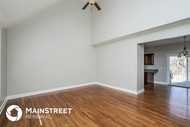 Photo - 320 Sea Biscuit Dr